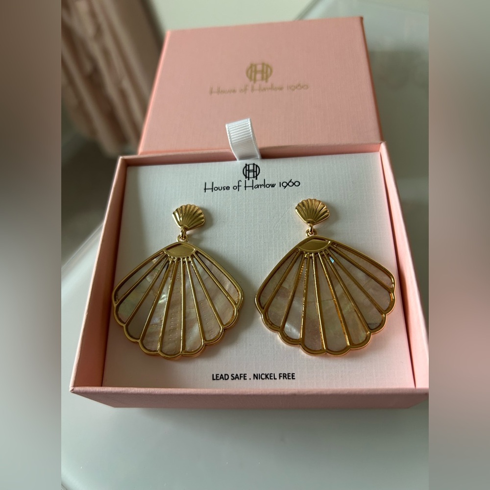 Viral HoH1960 Coastal Gold Mother of Pearl Shell Maximalist Earrings - Picture 2 of 2